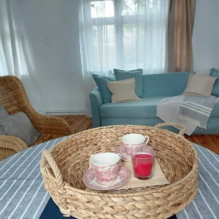 Tatil Evi Bialy Domek W Puszczykowie *