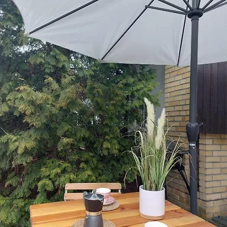 Bialy Domek W Puszczykowie Holiday home Puszczykowo